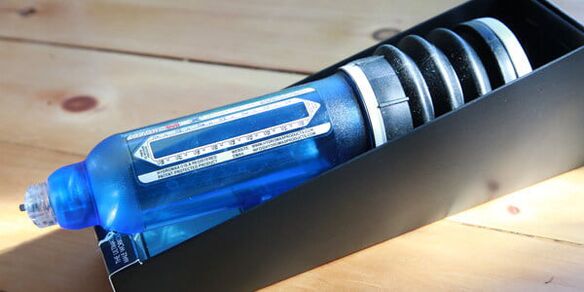 Hydropumpe, die dank des Wasservakuums den Penis vergrößert.